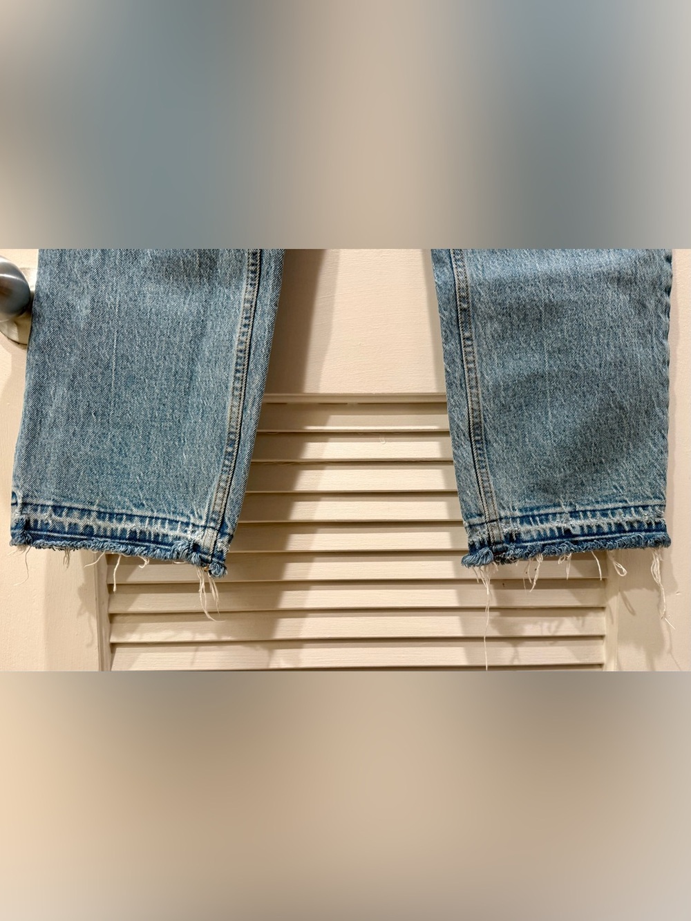 Abercrombie & Fitch Mid Rise ‘90s Straight Jeans - Picture 3 of 5
